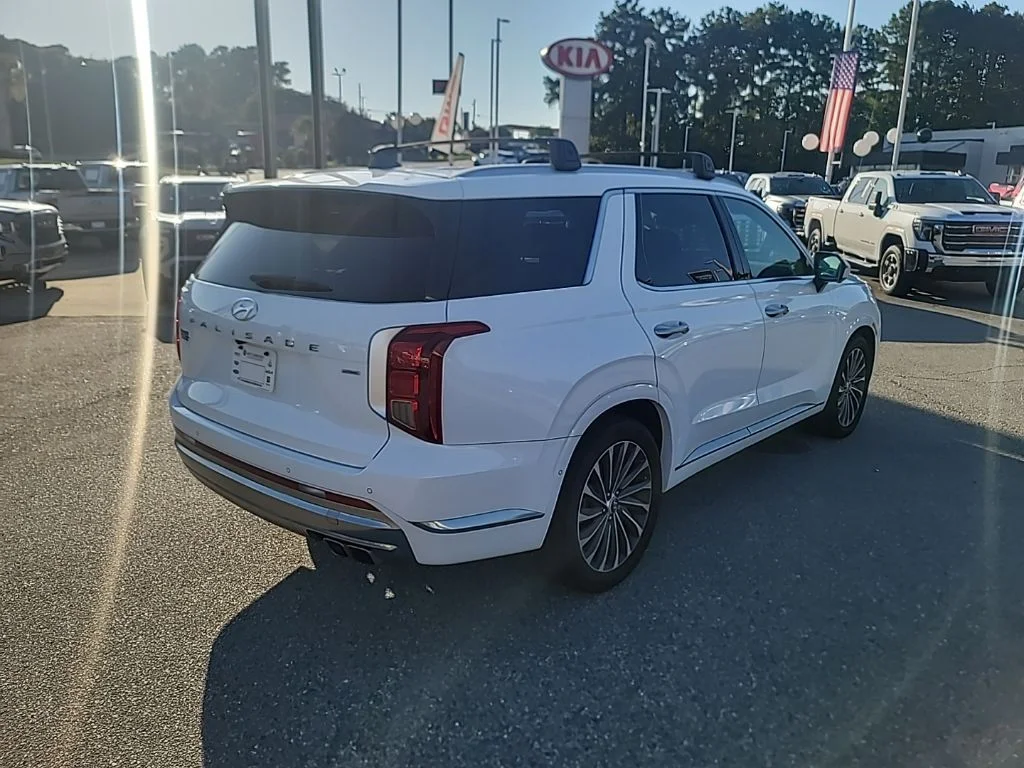 Used 2023 White Hyundai Calligraphy image 7