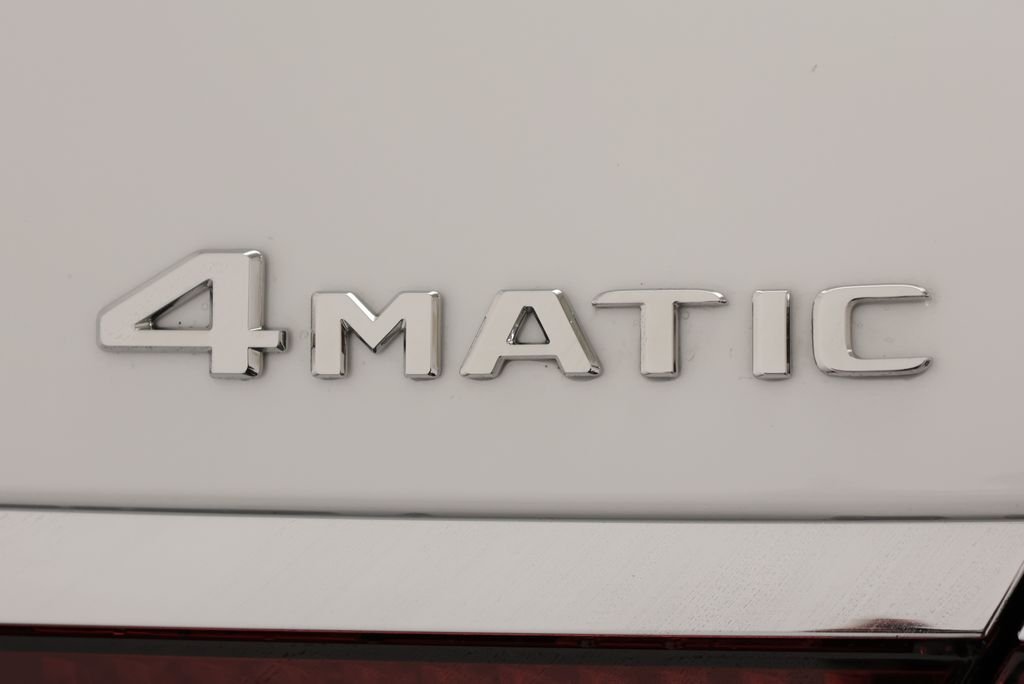 New 2026 MANUFAKTUR Moonlight White Metallic Mercedes-Benz S 580 image 10