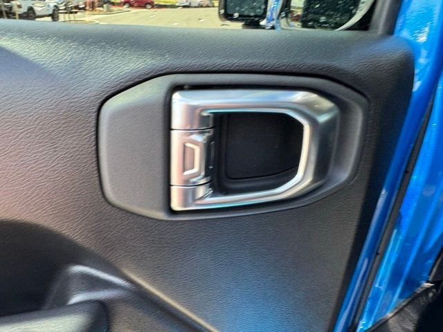 New 2026 Hydro Blue Pearl-Coat Exterior Paint Jeep Mojave image 17