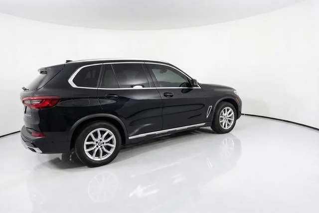 Used 2020 Black BMW xDrive40i image 7