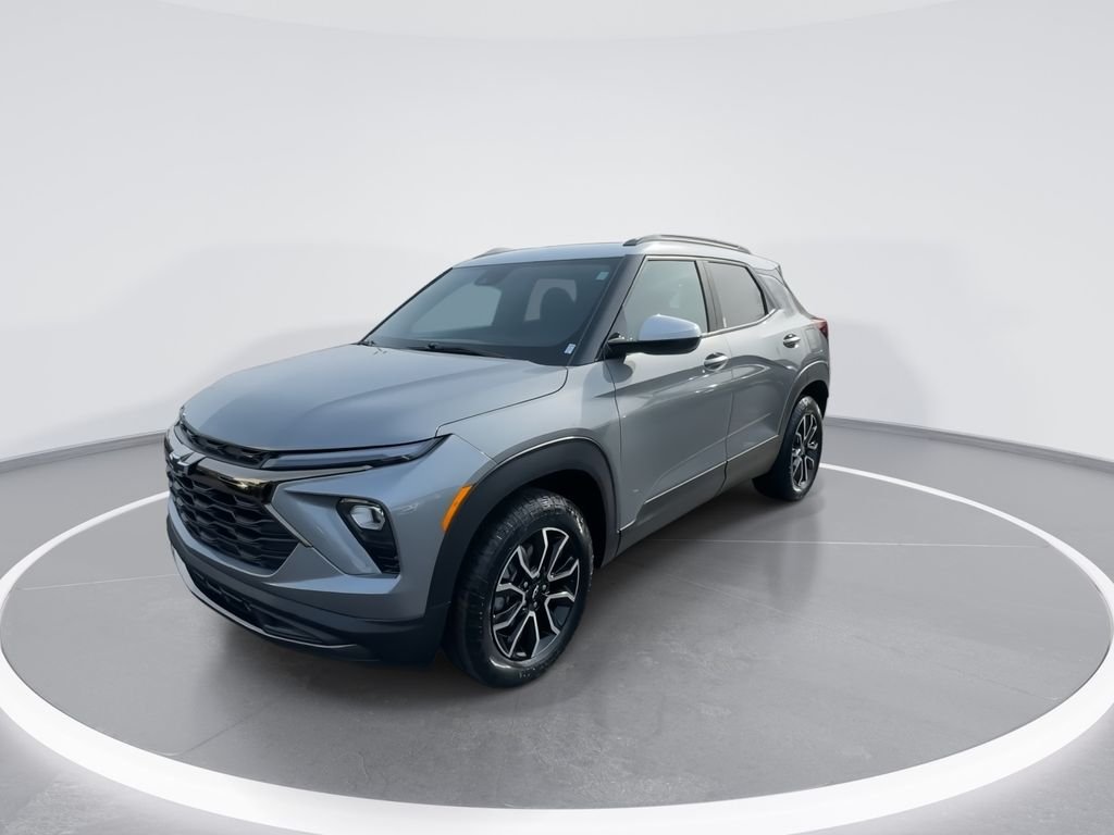 Used 2025 Gray Chevrolet ACTIV image 4
