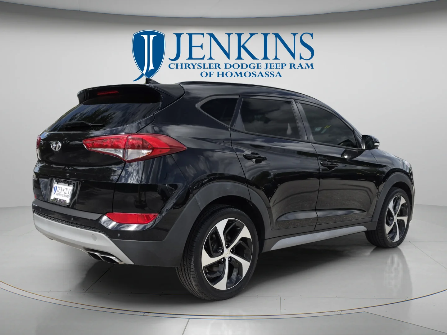 Used 2018 Black Noir Pearl Hyundai Value image 5