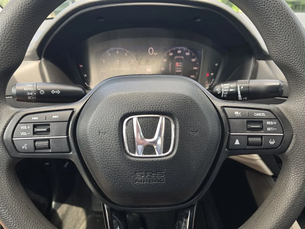 Used 2023 Platinum White Pearl Honda LX image 24