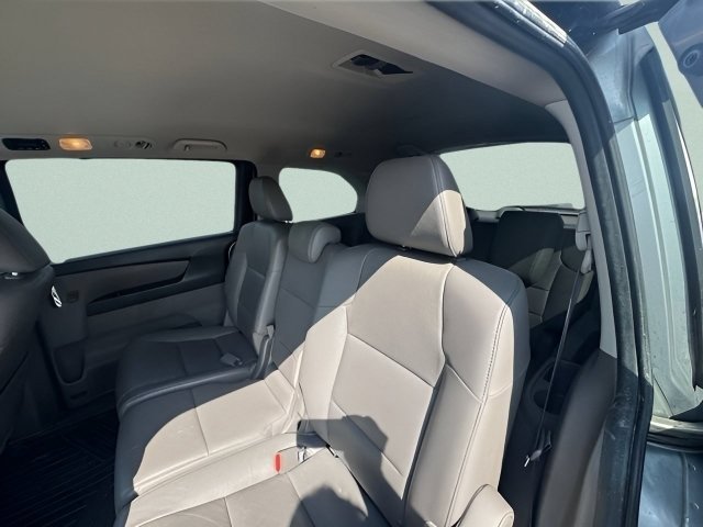 Certified Used 2016 Lunar Silver Metallic Honda EX-L image 16