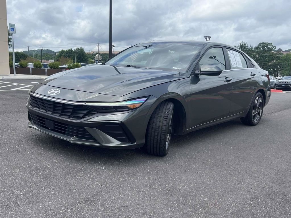 Used 2024 Gray Hyundai SEL image 6