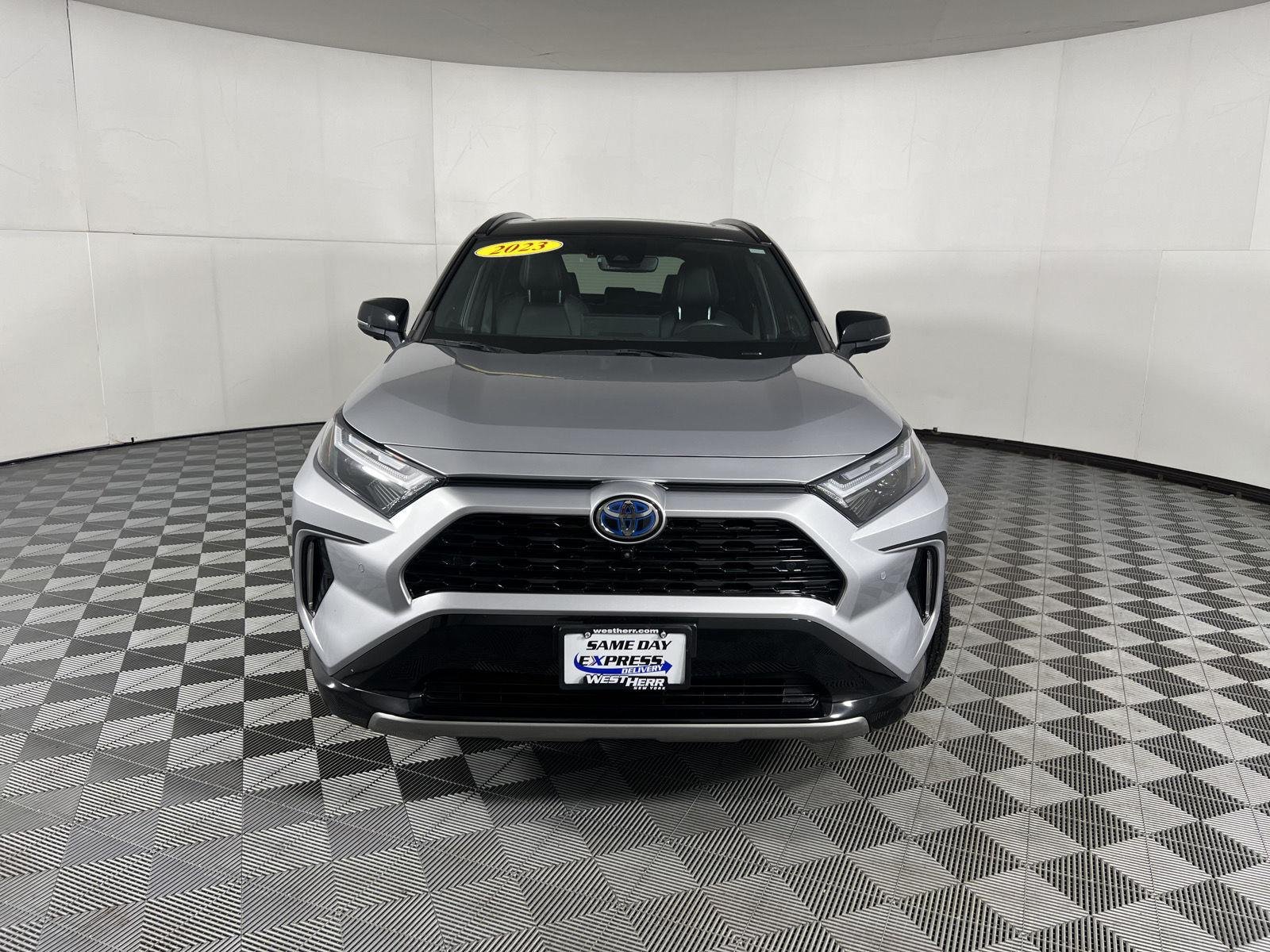 Used 2023 Silver Sky Metallic w/Midnight Black Metallic Roof Toyota XSE image 2