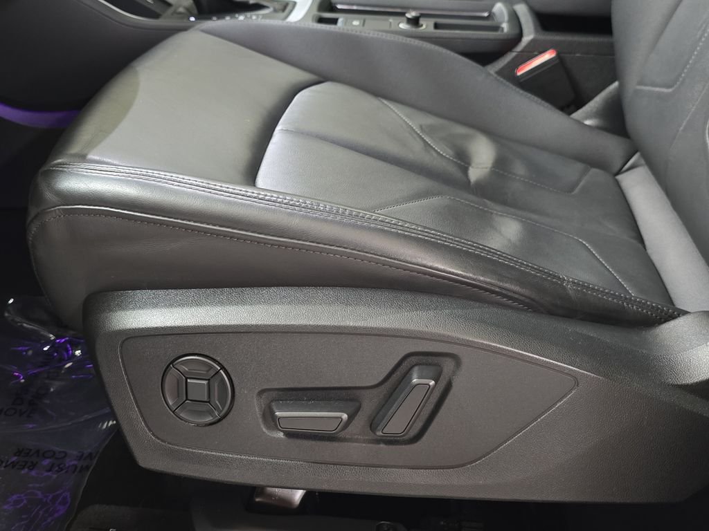 Used 2022 Glacier White Audi Premium Plus image 28