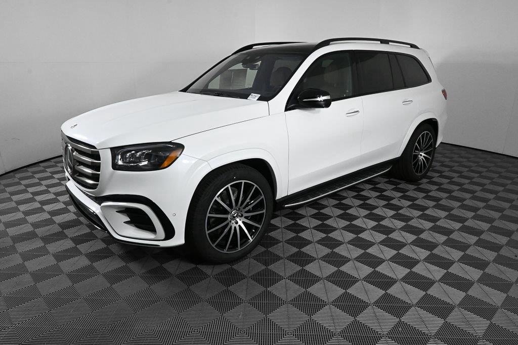 New 2026 MANUFAKTUR Moonlight White Metallic Mercedes-Benz GLS 450 image 1