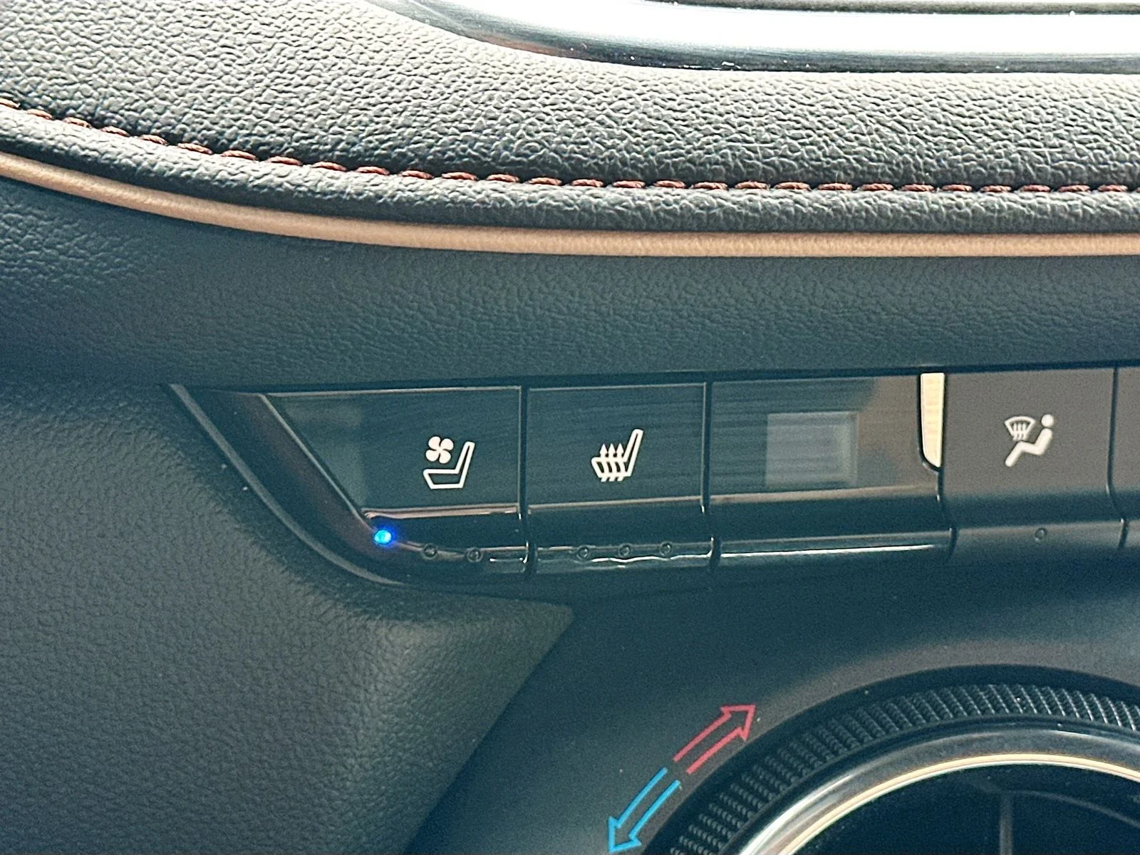 Used 2019 White Chevrolet Premier image 21