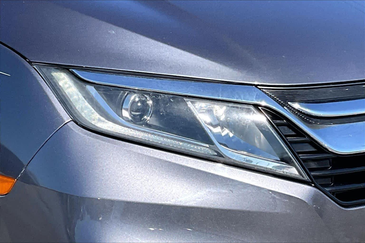 Used 2018 PACIFIC PEWTER METALLIC Honda EX-L image 26
