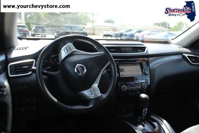 Used 2015 Black Nissan SL image 8