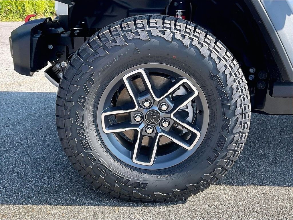 New 2026 Bright White Clearcoat Jeep Mojave image 7