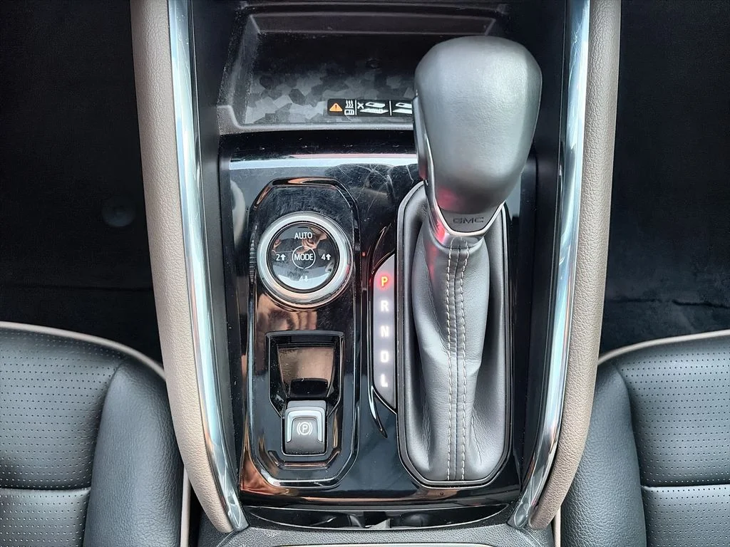 Used 2025 Silver GMC Denali image 16