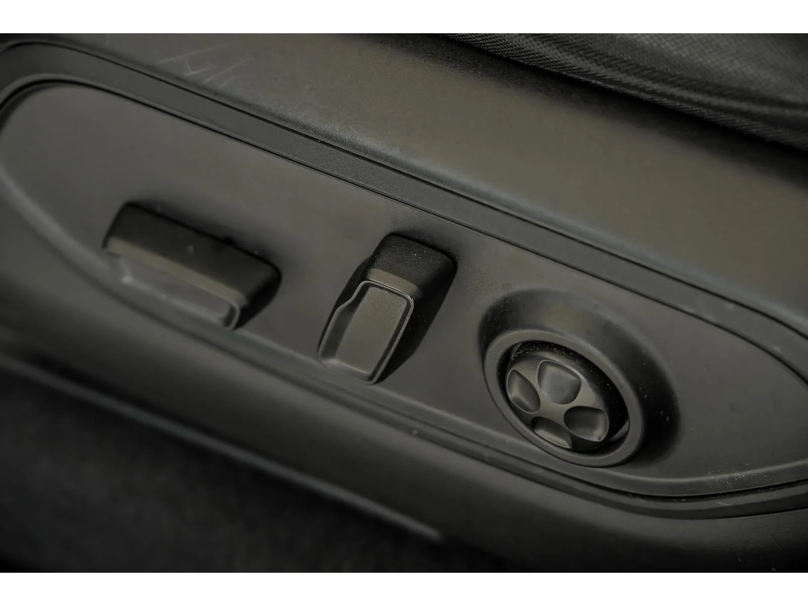 Used 2023 Black Jeep Laredo image 14