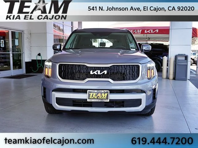 Used 2025 Silver Kia EX FWD image 4