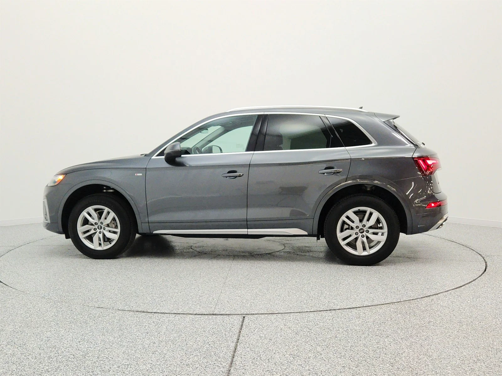 Used 2024 Daytona Gray Pearl Effect Audi S line Premium 45 TFSI quattro image 8