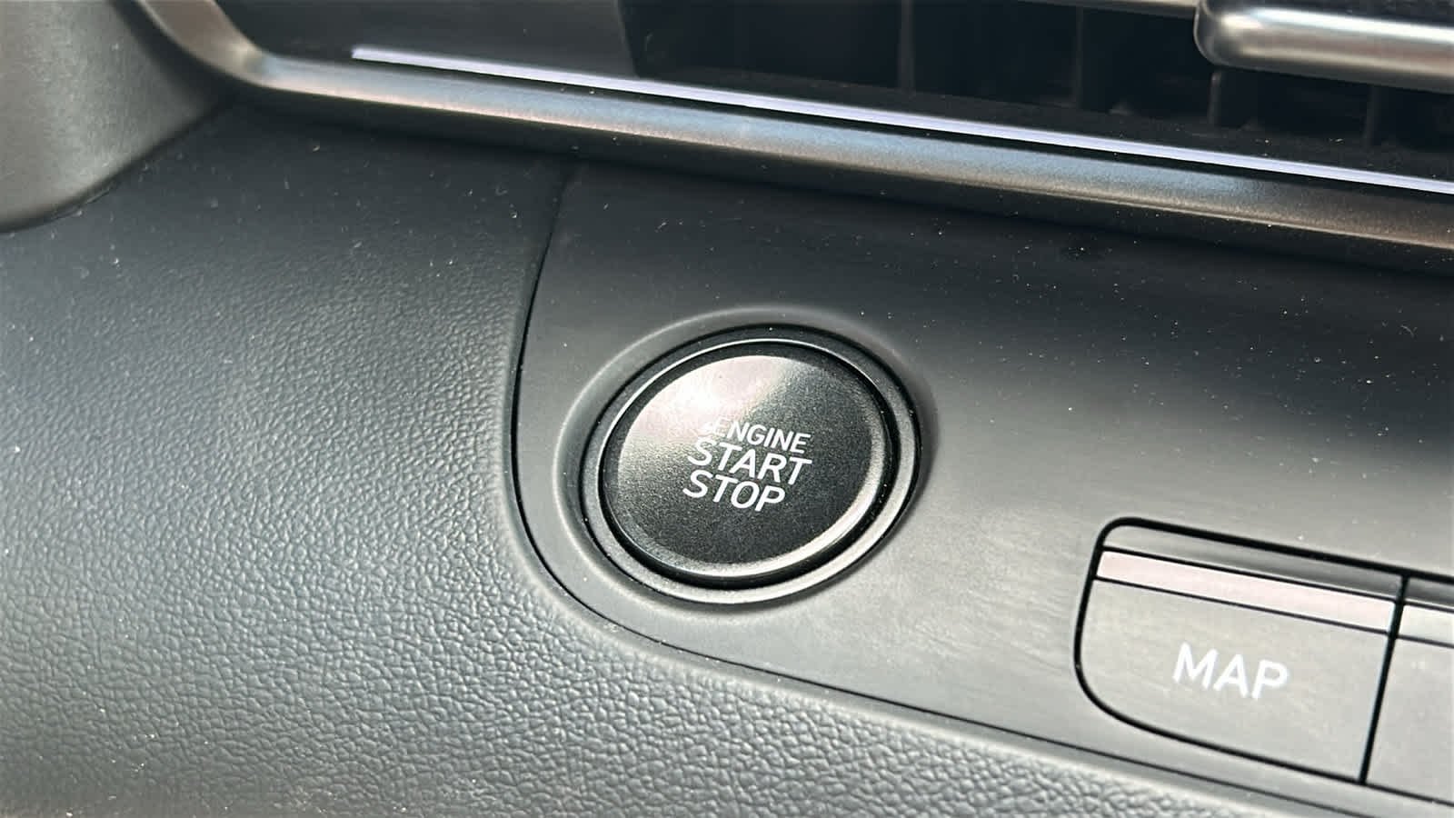 Used 2025 Abyss Black Hyundai SEL Sport image 16