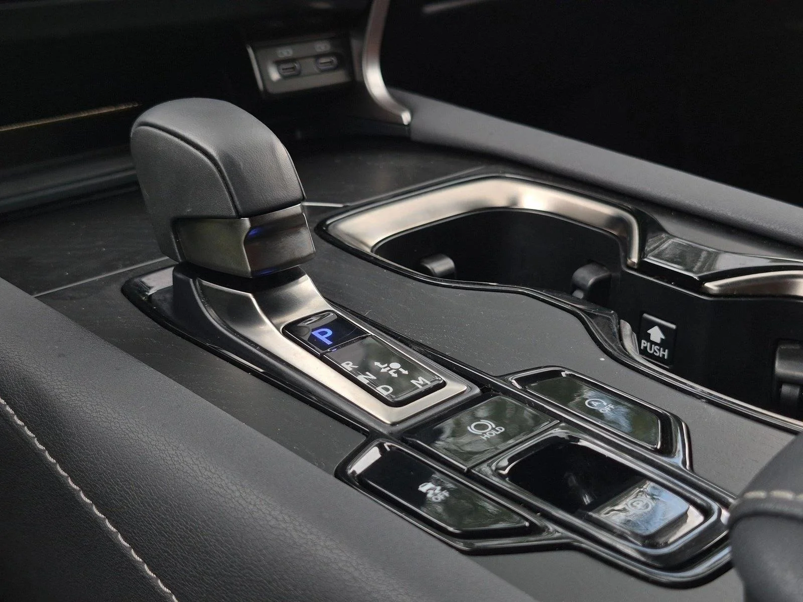Certified Used 2025 Iridium Lexus PREMIUM image 15