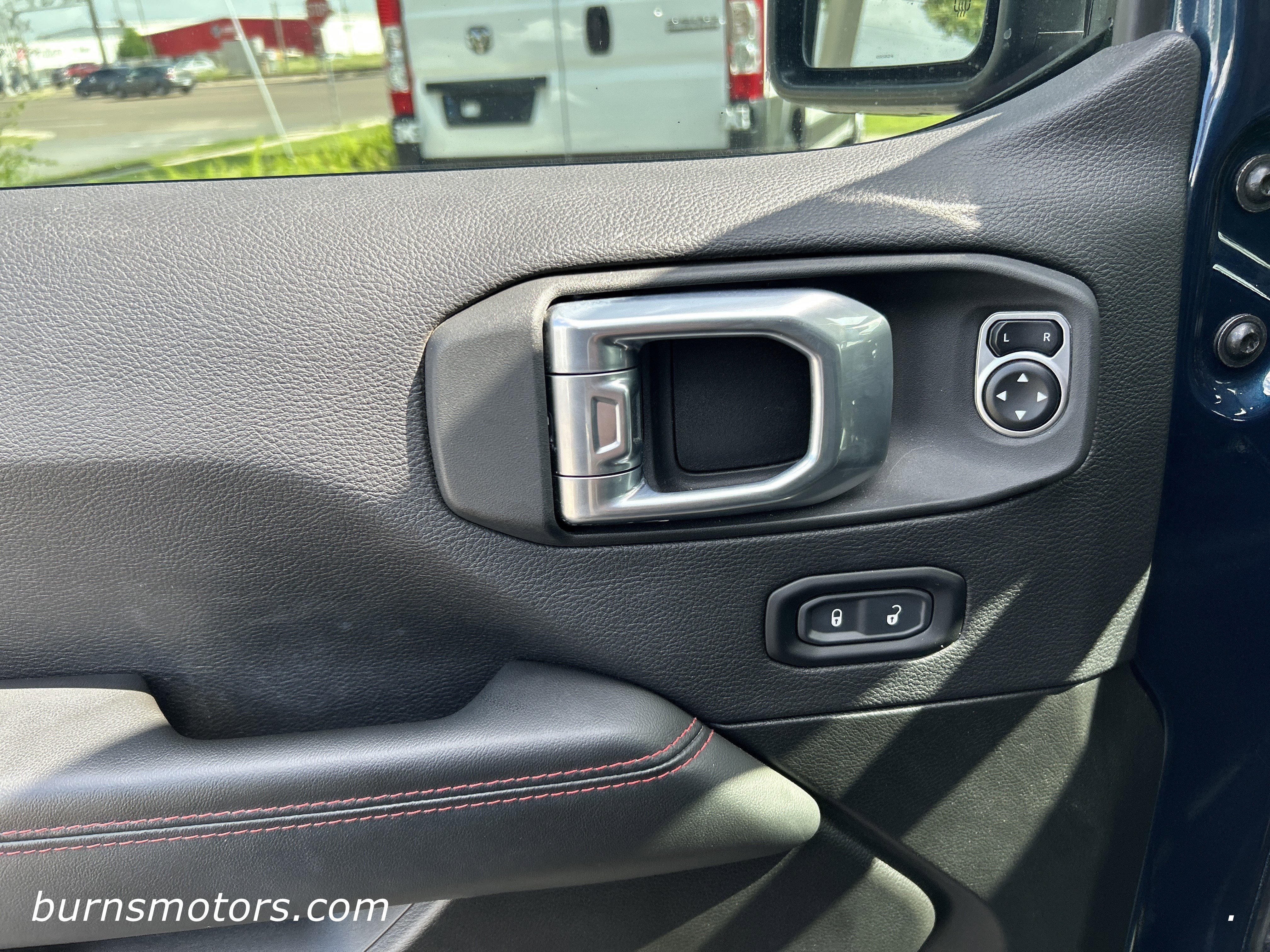 Used 2025 Fathom Blue Jeep Rubicon X image 13