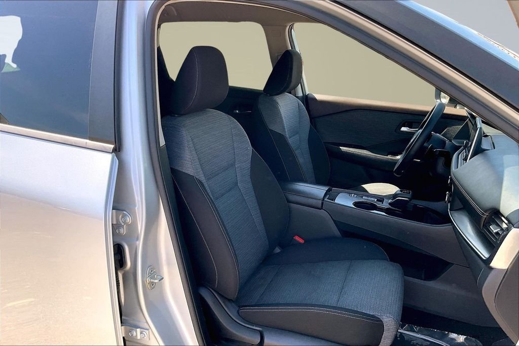 2023 Nissan Rogue SV - Photo 7