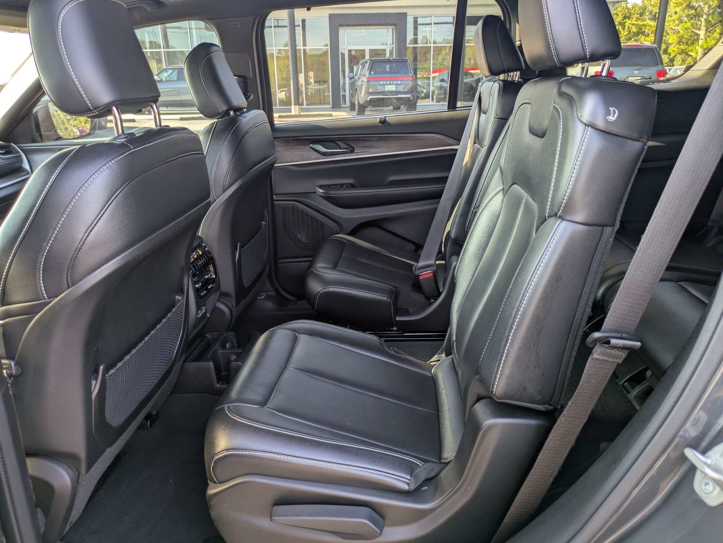 Used 2024 Gray Jeep Limited image 13