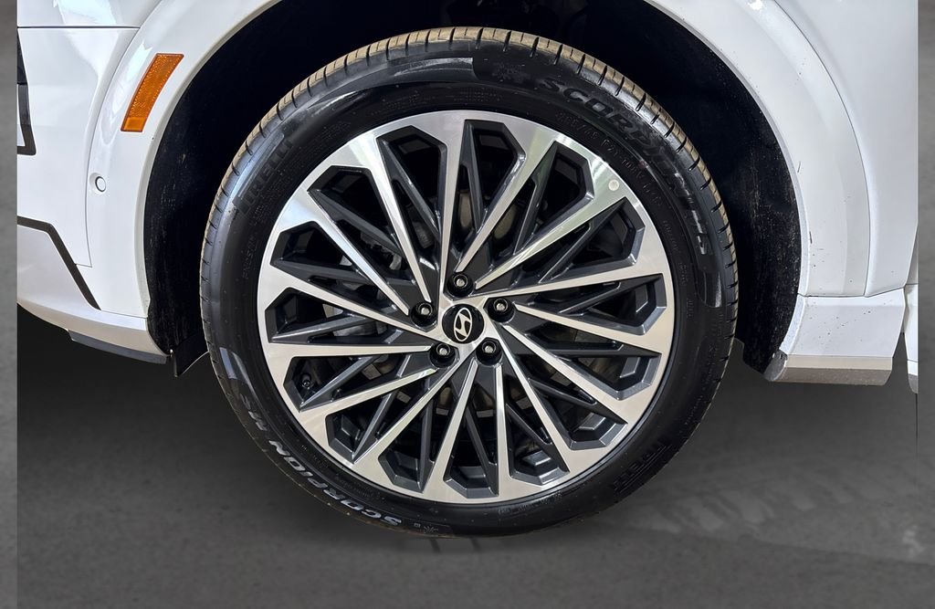 Used 2026 White Hyundai Calligraphy image 12