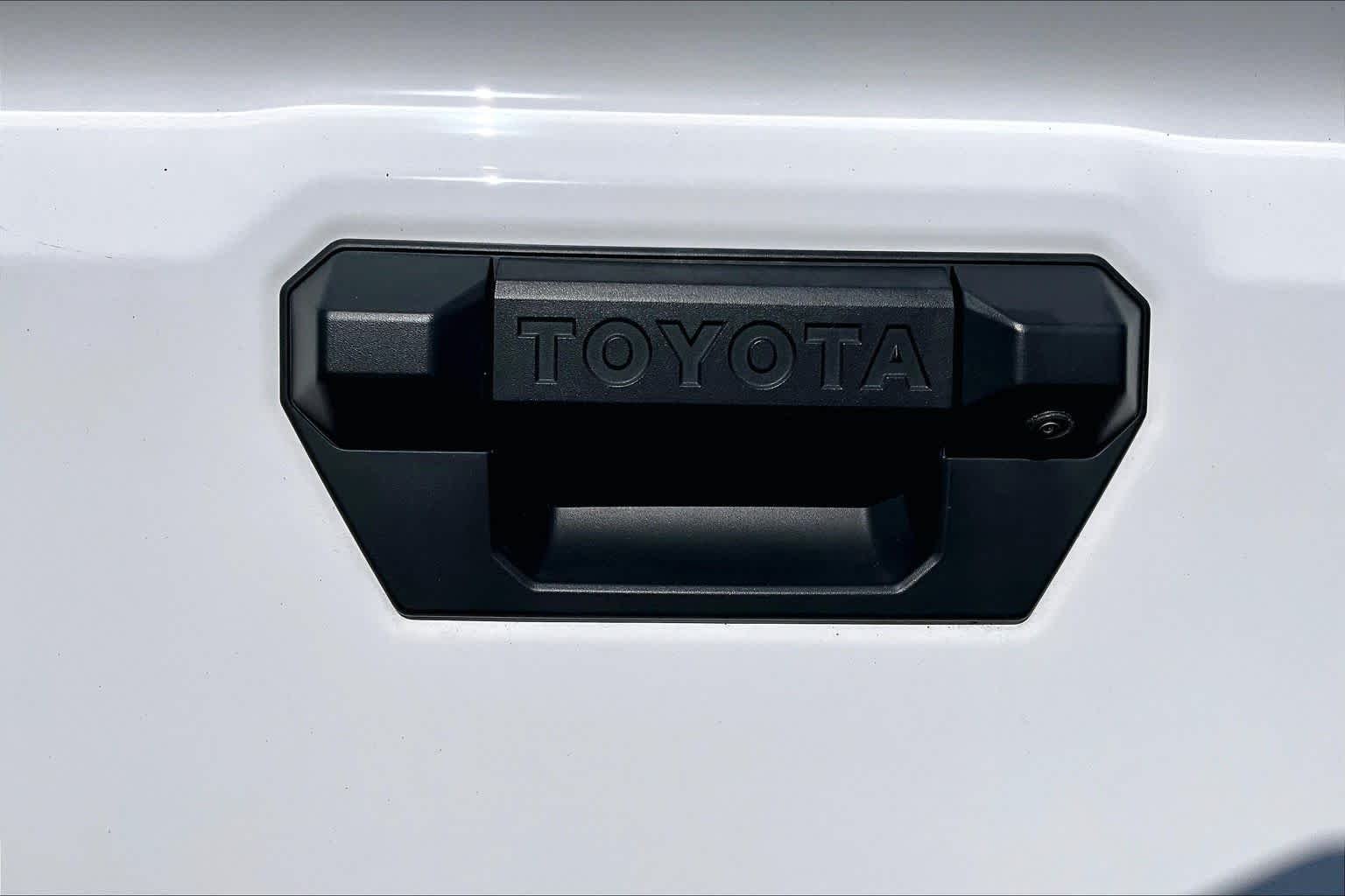 Used 2025 Ice Cap Toyota SR5 image 31