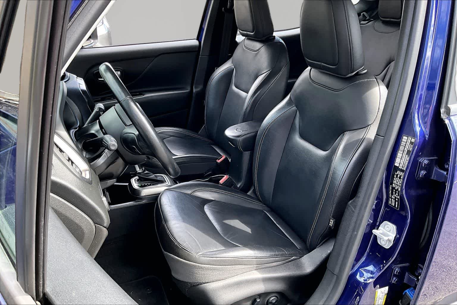 Used 2018 Jetset Blue Jeep Limited image 8