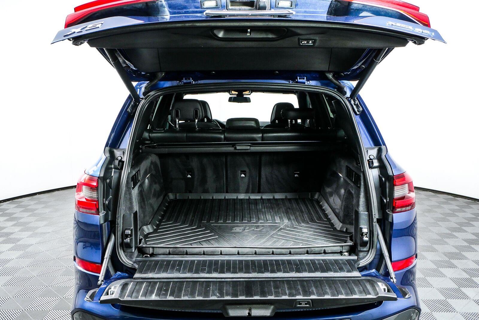 Used 2019 Tanzanite Blue II Metallic BMW xDrive40i image 31