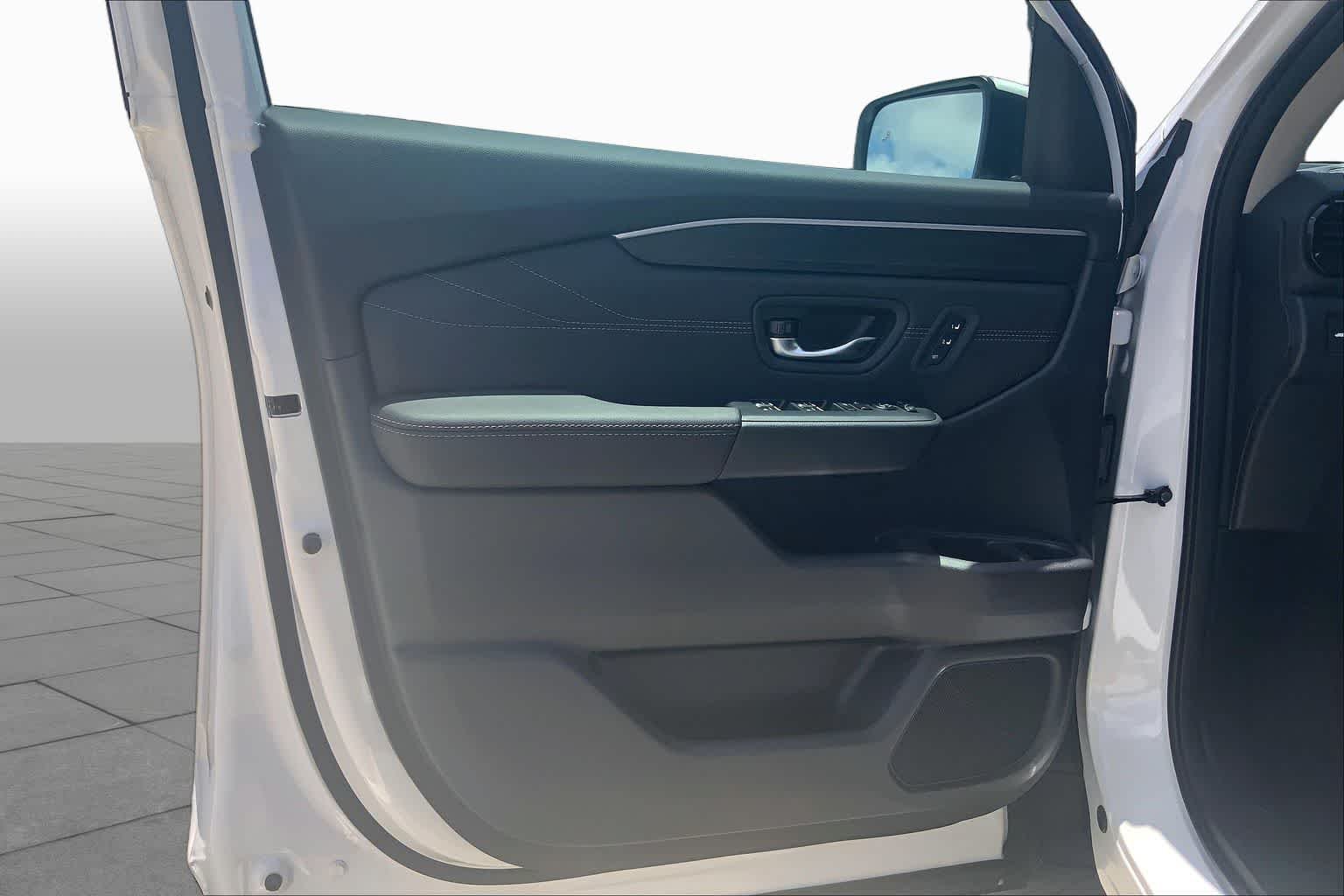 New 2026 Platinum White Pearl Honda AWD Touring Blackout image 10