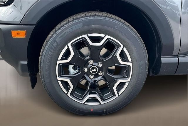 New 2025 Carbonized Gray Metallic Ford Outer Banks image 12