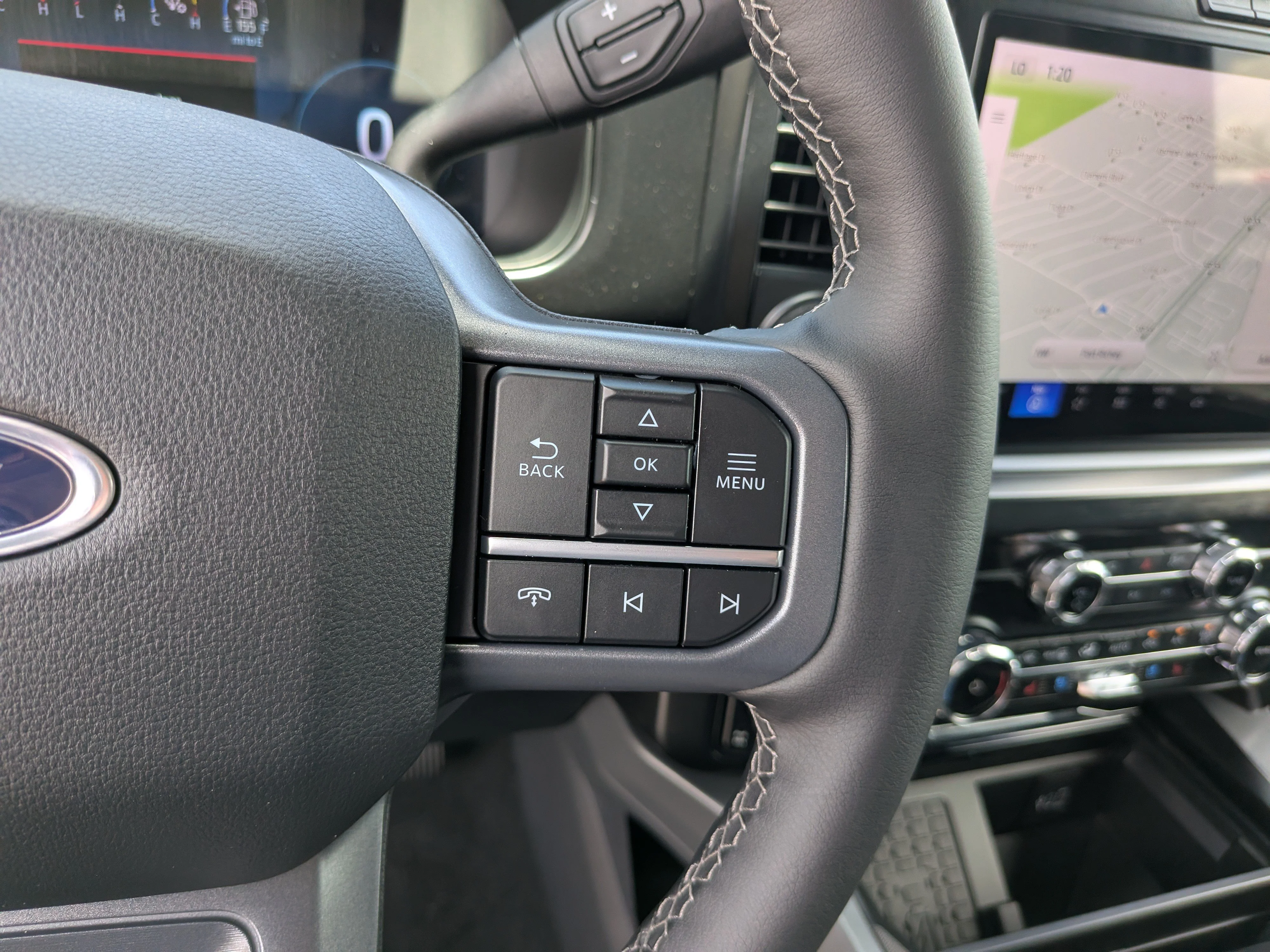 New 2026 Star White Metallic Tri-Coat Ford F-250® Lariat® image 31