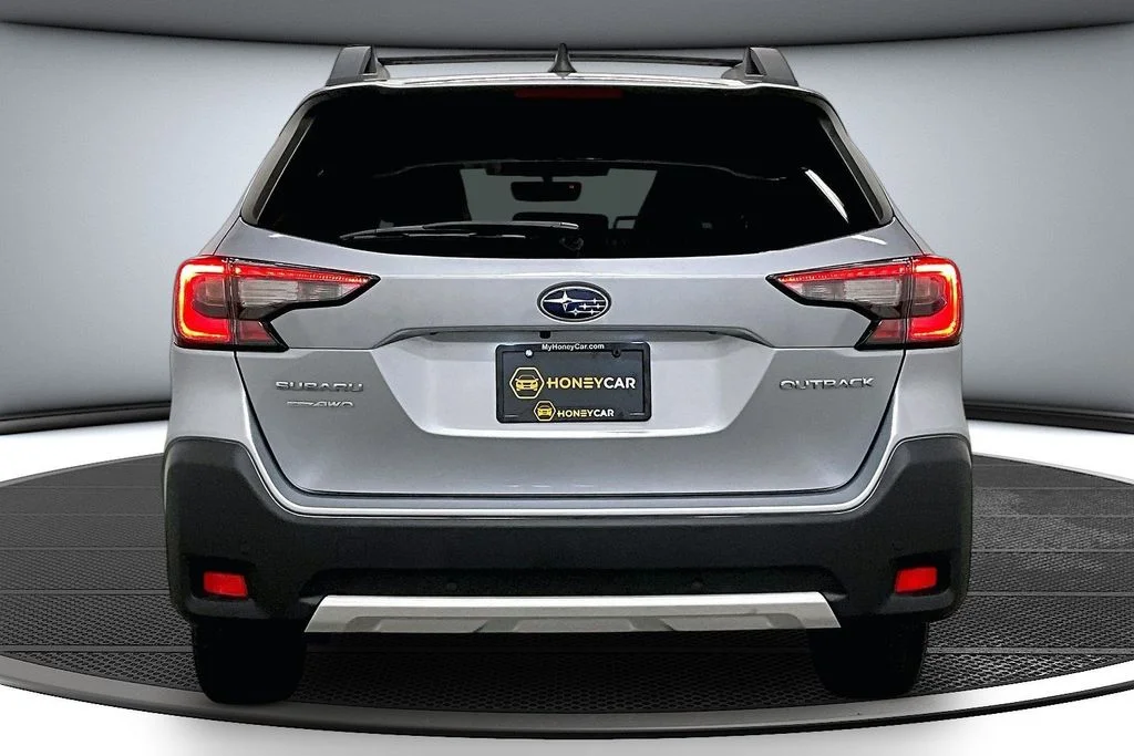 Used 2023 Silver Subaru Limited image 5