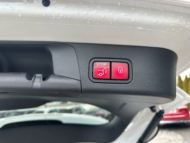 New 2026 Polar White Mercedes-Benz GLB 250 image 78