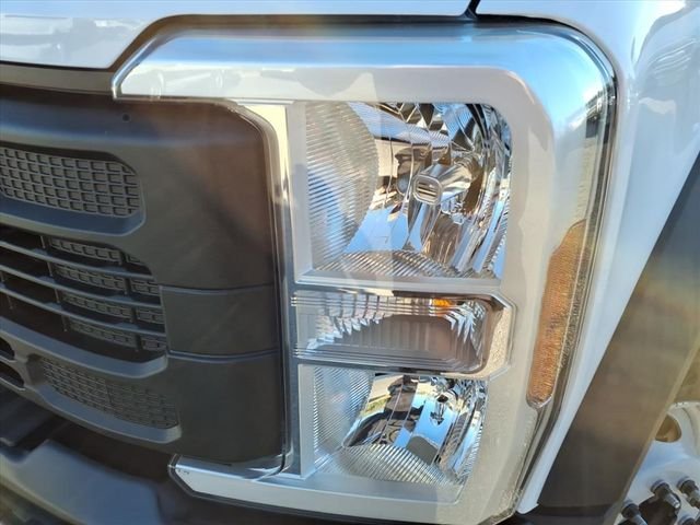 2026 Ford F-550 Super Duty Chassis Cab XL - Photo 17