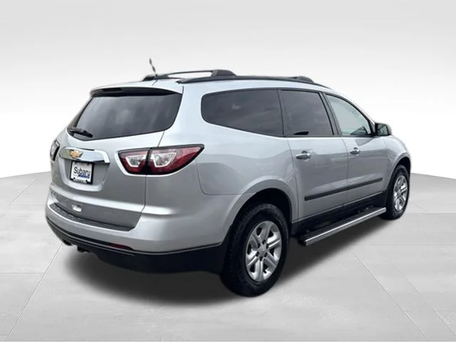 Used 2017 Silver Chevrolet LS image 7