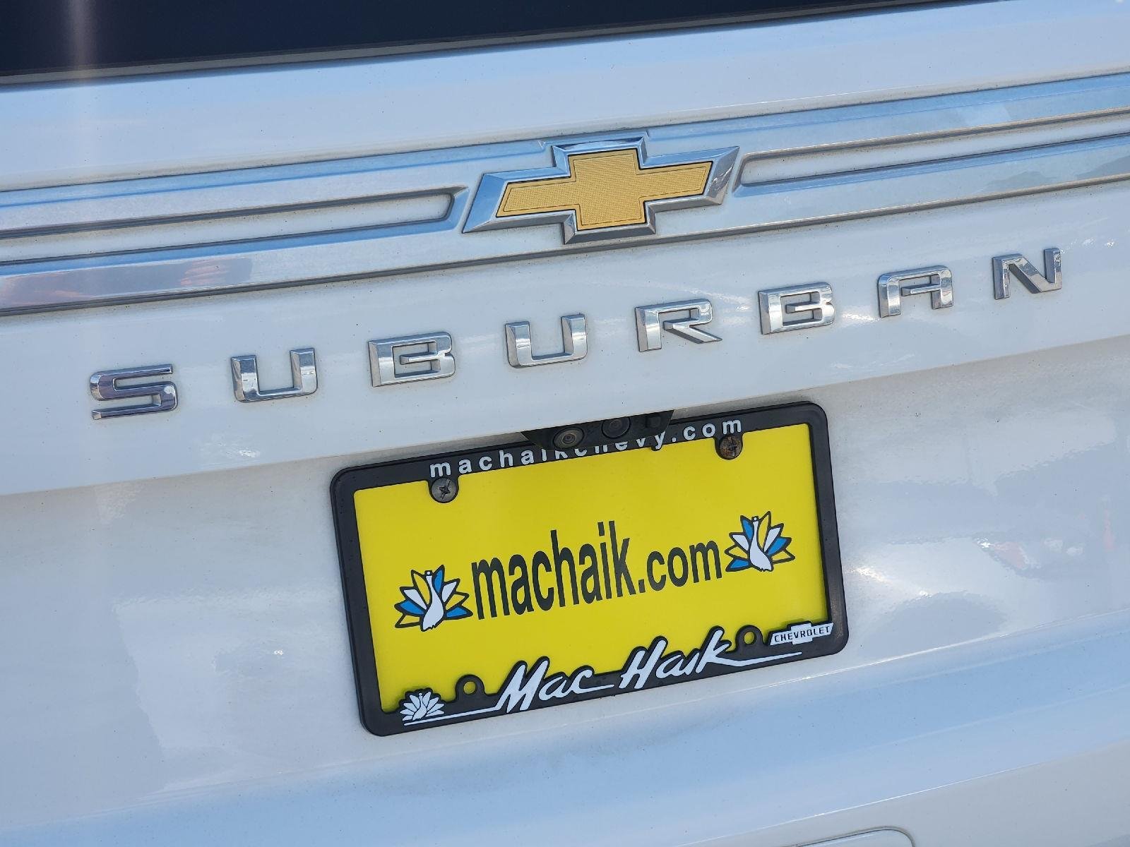 2023 Chevrolet Suburban photo 11 of 30