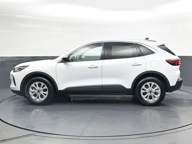 Used 2023 White Ford Active image 8