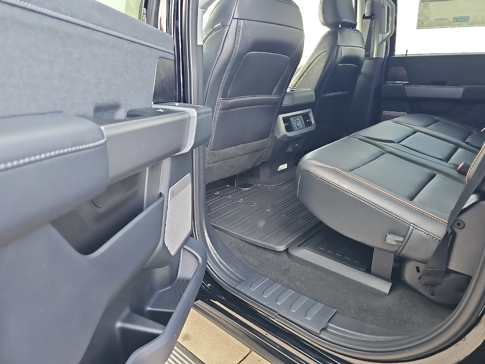 New 2026 Agate Black Metallic Ford F-250® Lariat® image 22