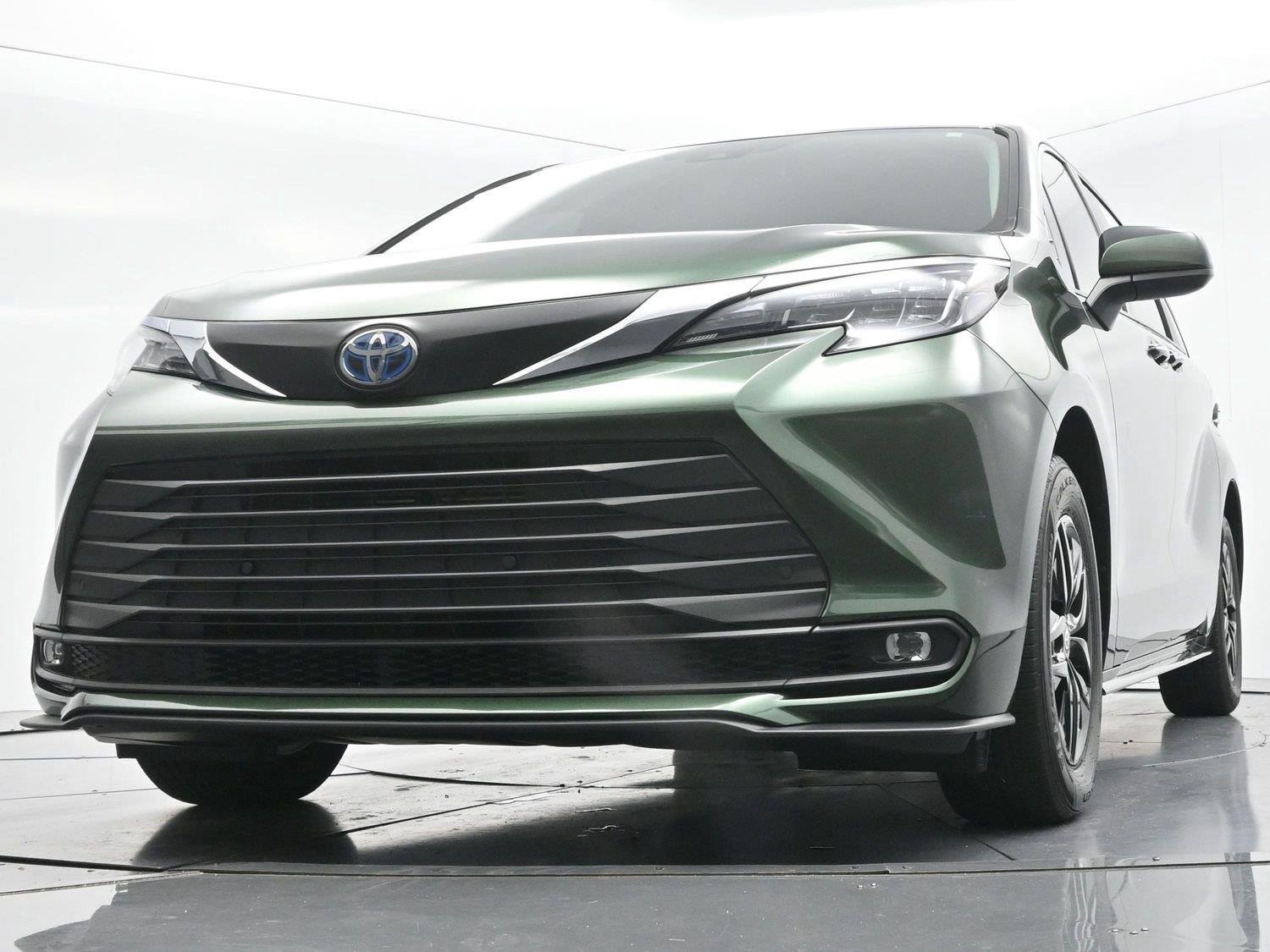 Used 2025 Cypress Toyota XLE 8-Passenger image 50