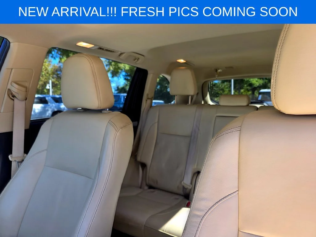 Used 2019  Toyota SE image 8