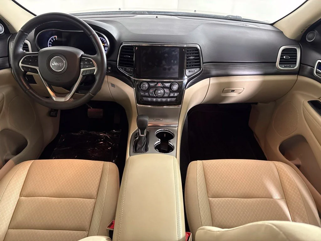 Used 2022 Black Jeep Laredo E image 14