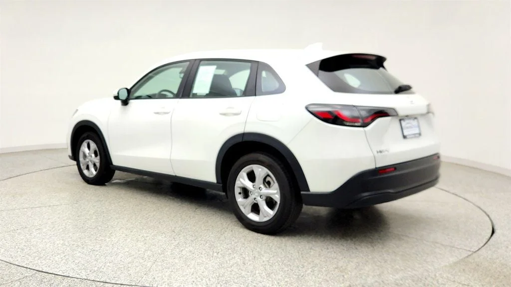 Used 2023 Platinum White Pearl Honda LX AWD CVT image 7