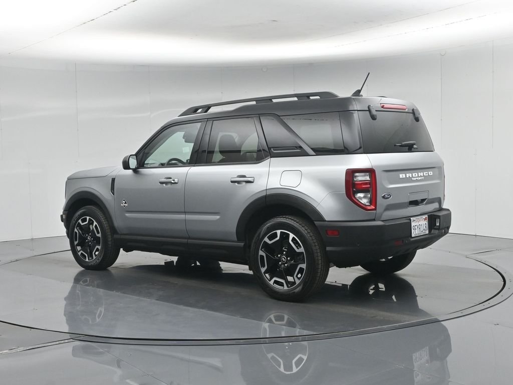 Certified Used 2022 Silver Ford Outer Banks image 7