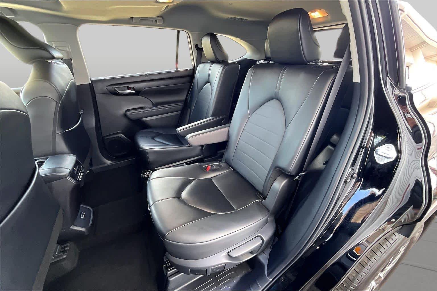 Used 2026 Midnight Black Metallic Toyota XLE image 21