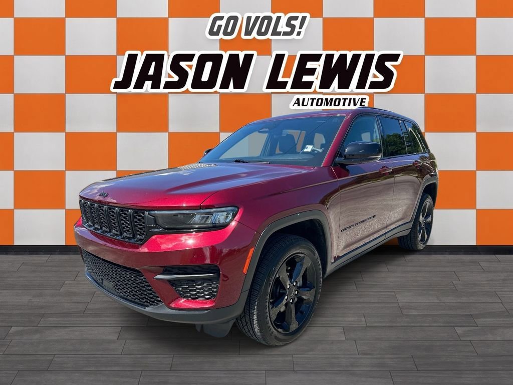 Used 2023 Velvet Red Pearlc Jeep Altitude image 8