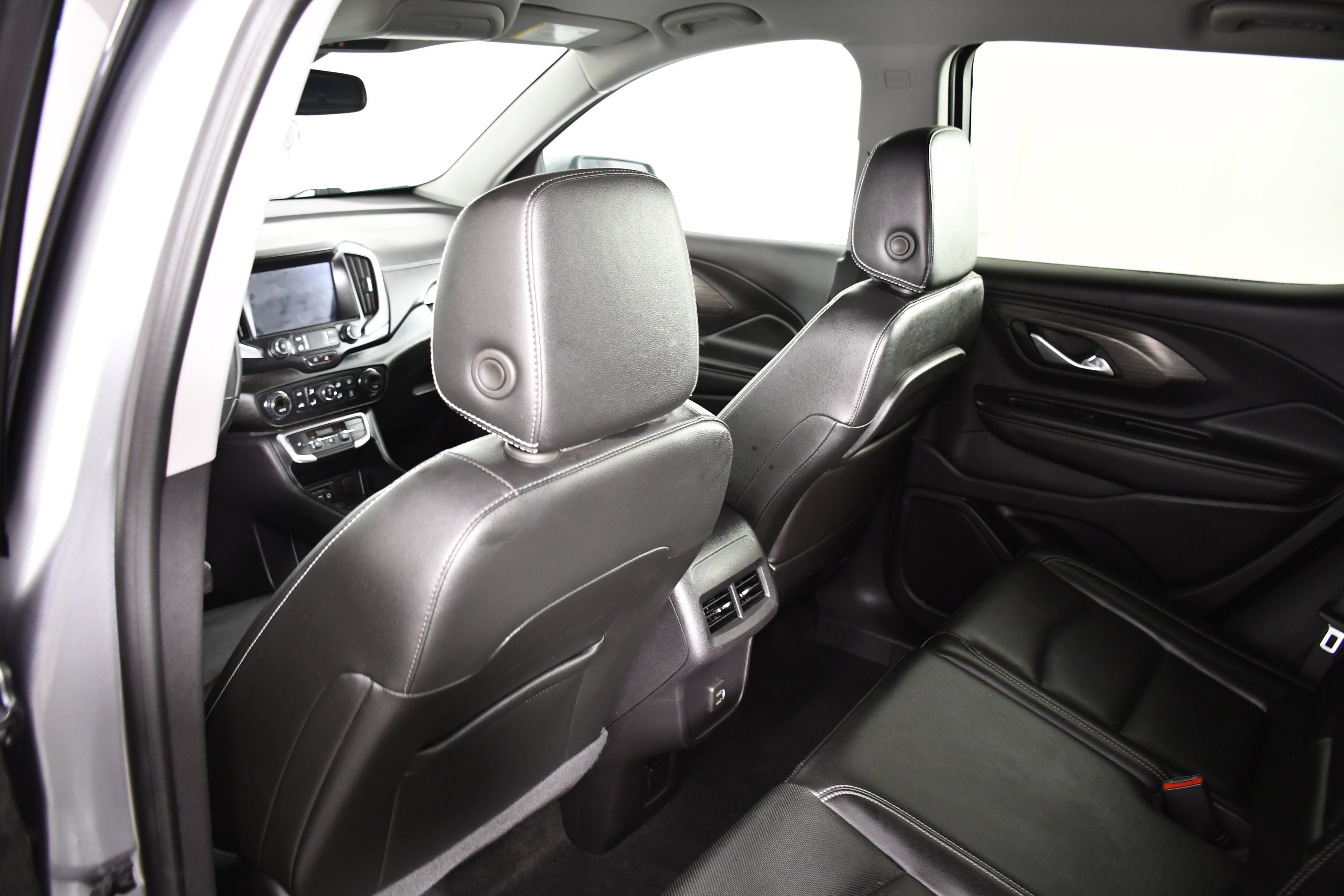 Used 2024 Sterling Metallic GMC SLT image 49