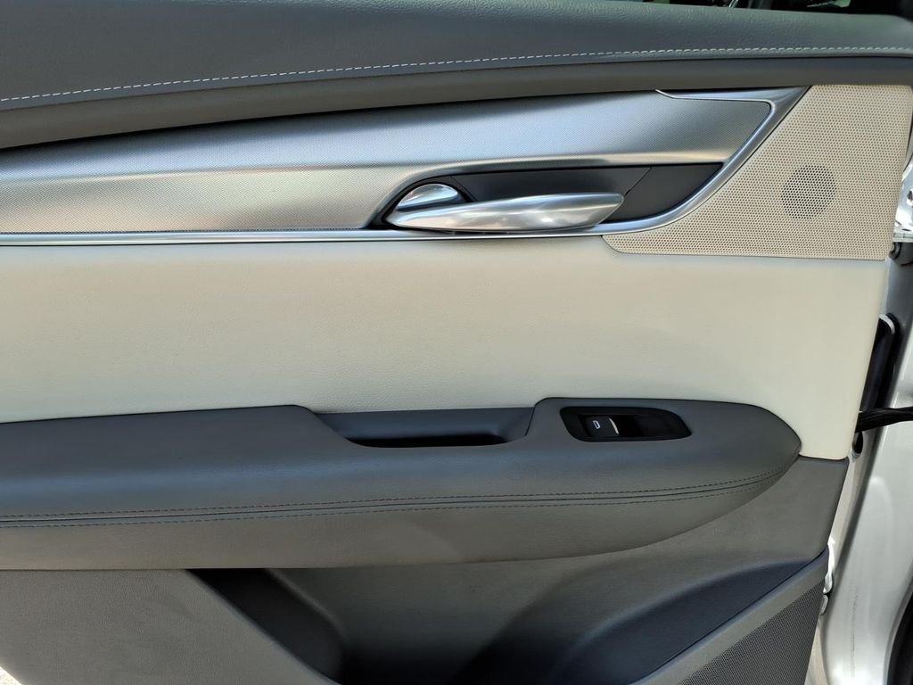 Used 2018 Silver Cadillac Luxury image 10