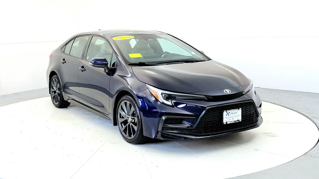 Used 2023  Toyota SE image 8