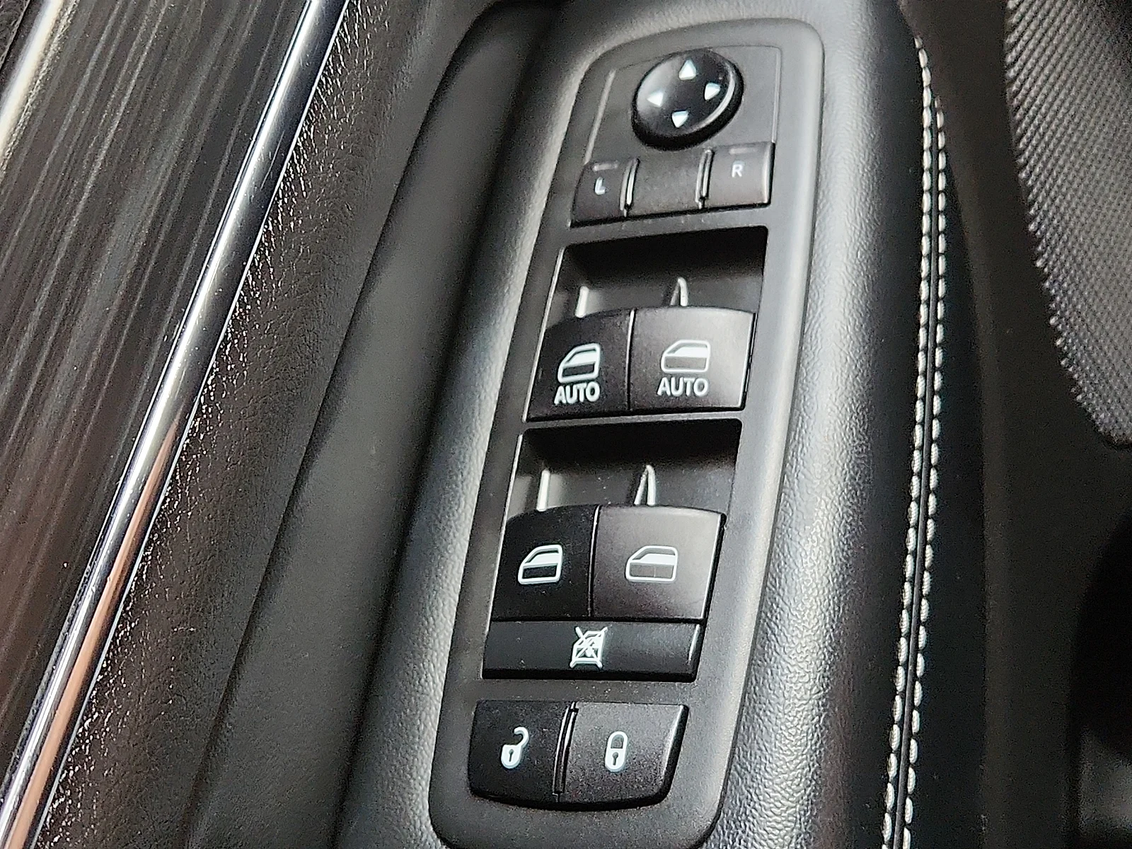 Used 2021 Gray Jeep Limited image 22
